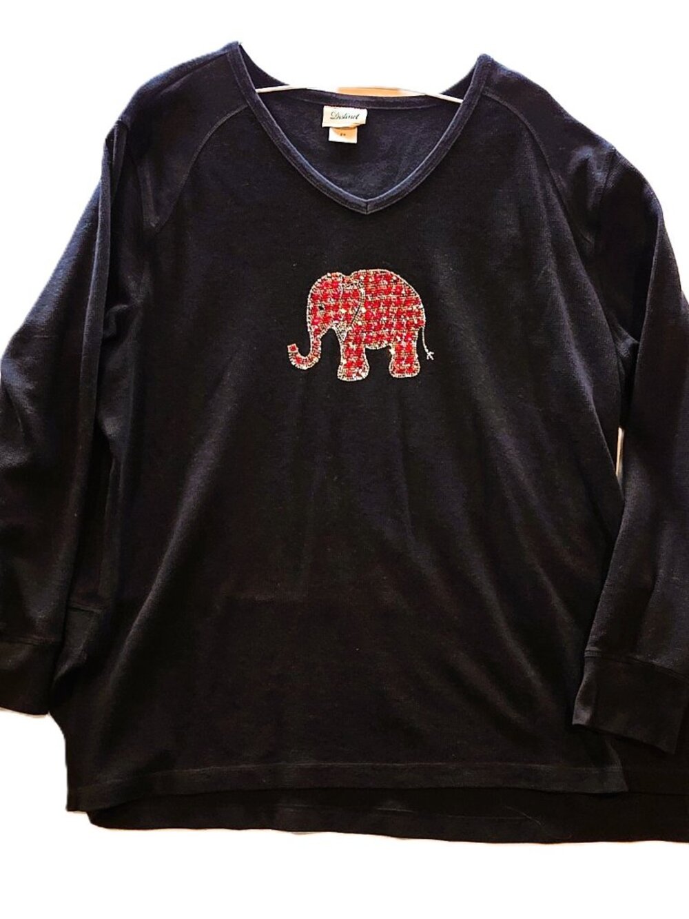 *Distinct Women's Black V Neck Long Sleeve Shirt Elephant (Alabama Roll Tide)*